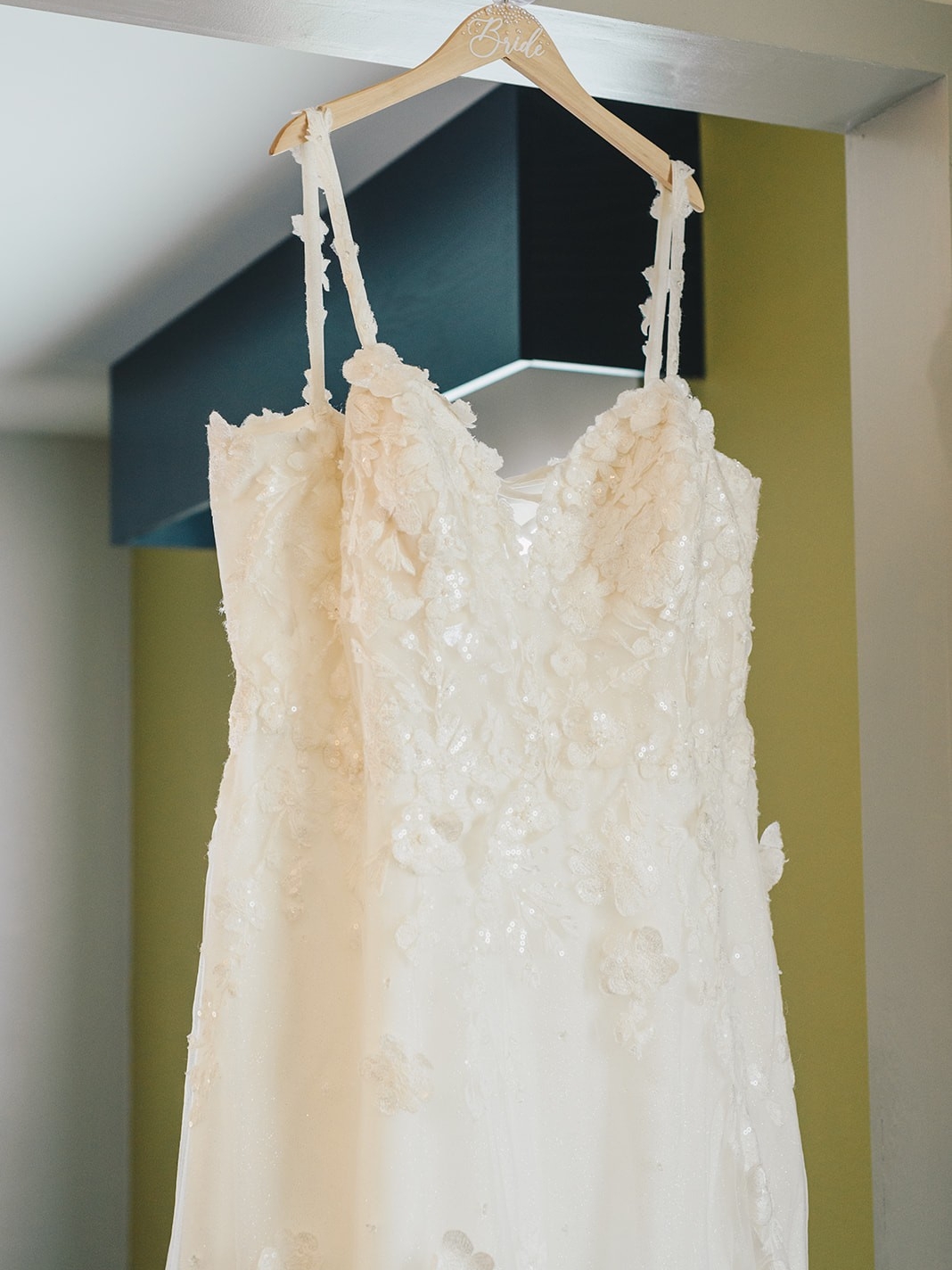 Ivory Floral Appliqu Spaghetti Strap Dress